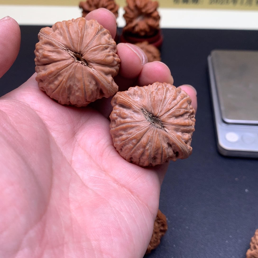 【闪购商品】文玩核桃吊坠8***?铁锤42修