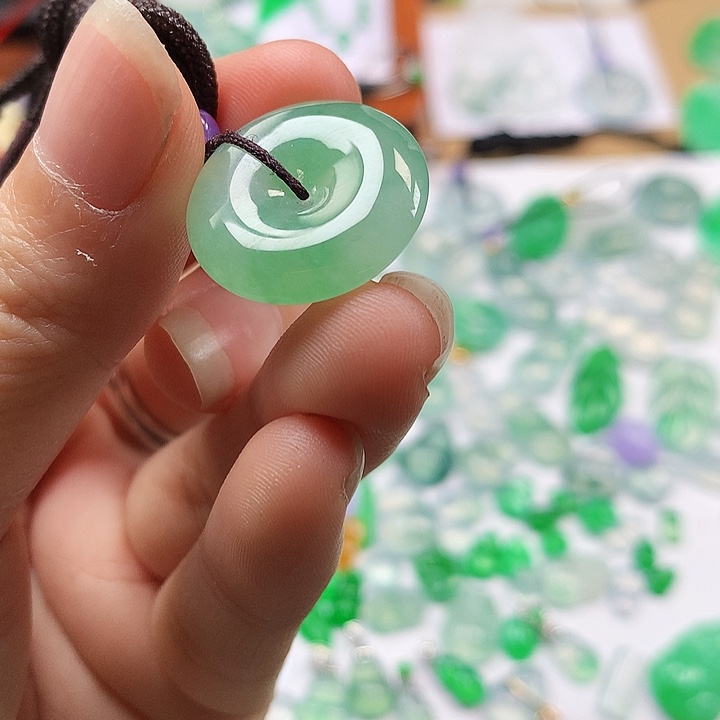 翡翠吊坠(不含链)未镶嵌平安扣