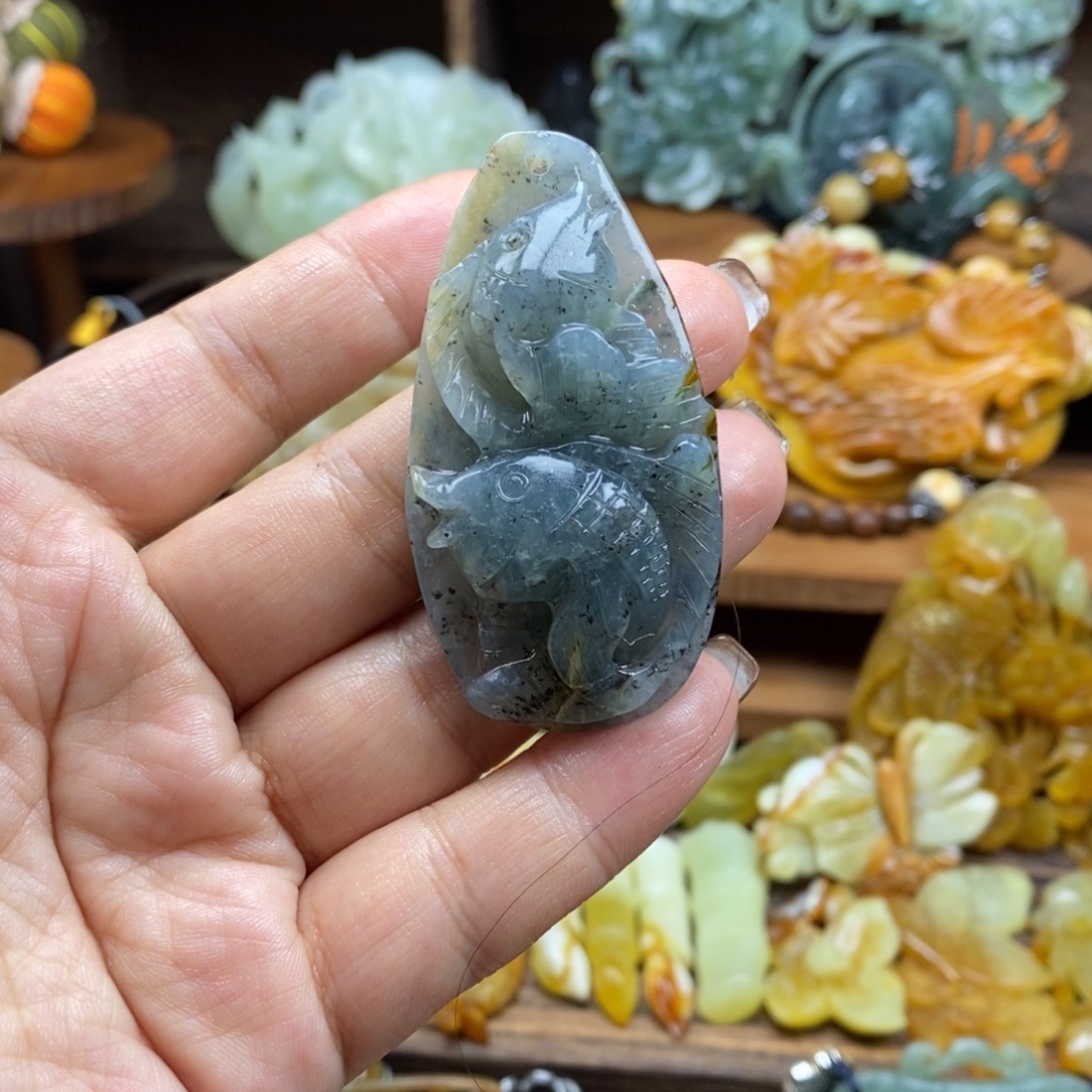 蛇纹石玉未镶嵌吊坠(赠链)