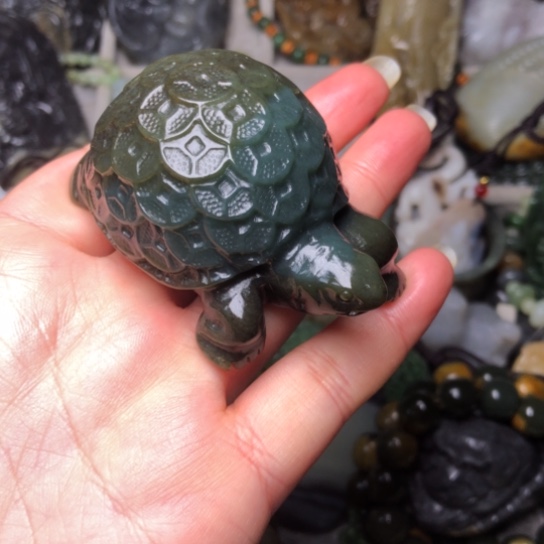 和田玉未镶嵌把件