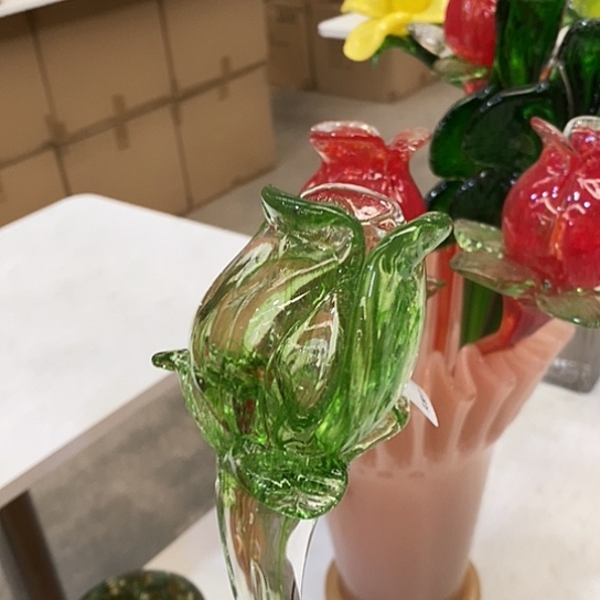 琉璃花瓶高45厘米宽6厘米