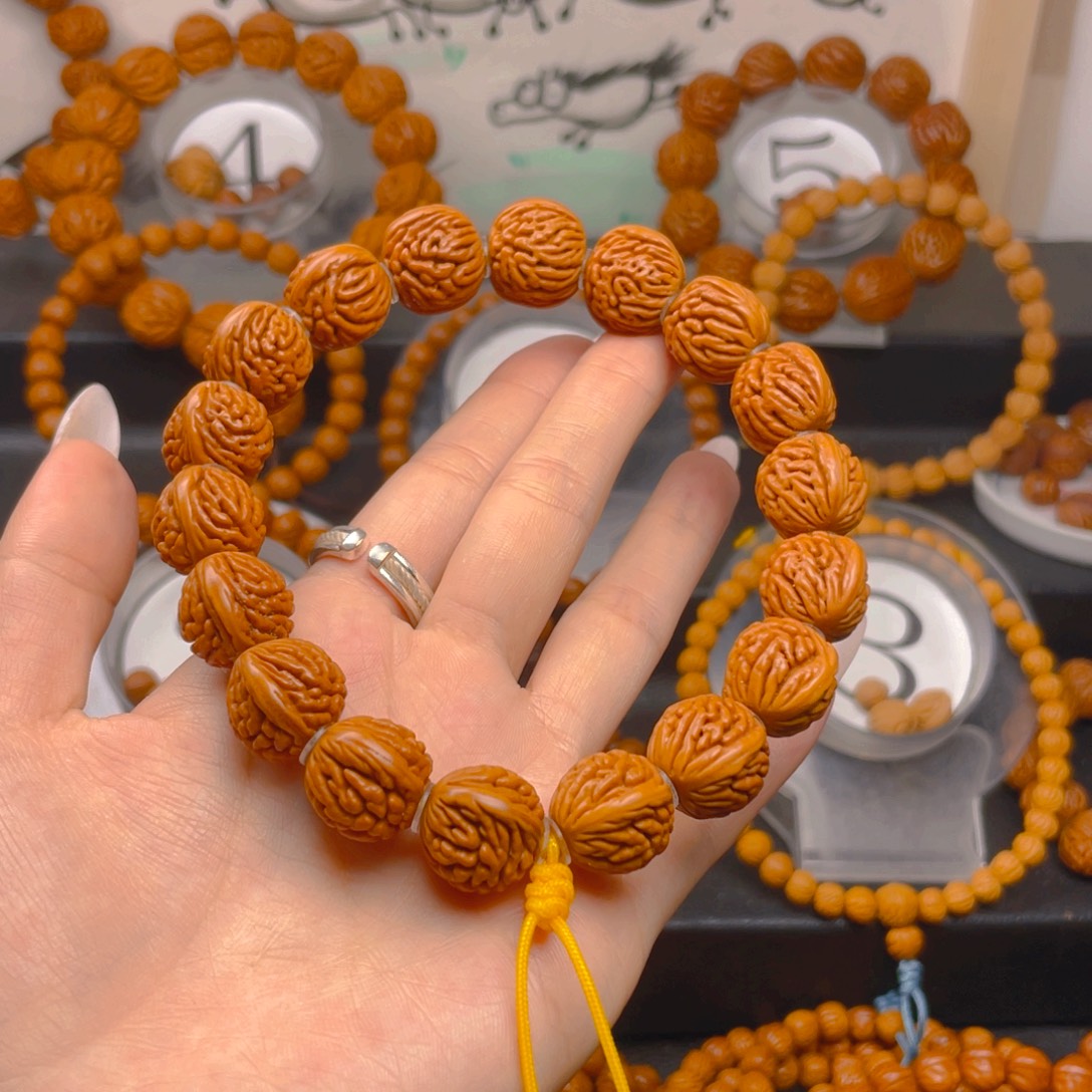 吊坠文玩核桃1.5555555555