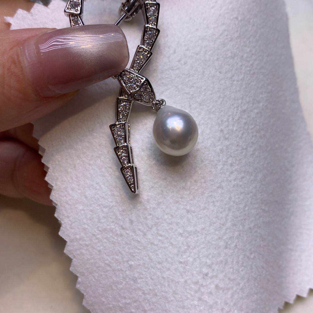 未镶嵌胸饰海水珍珠