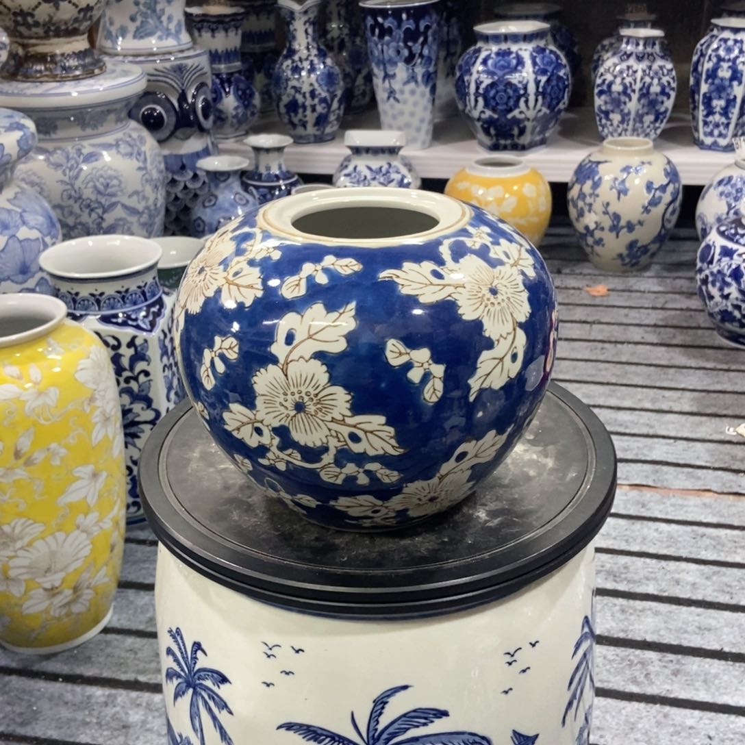 摆件花瓶手绘釉下彩