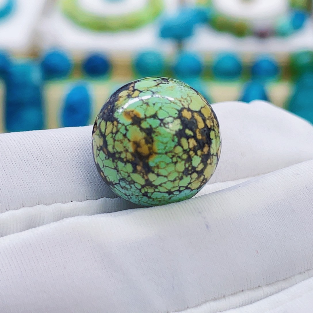 绿松石未镶嵌颈饰