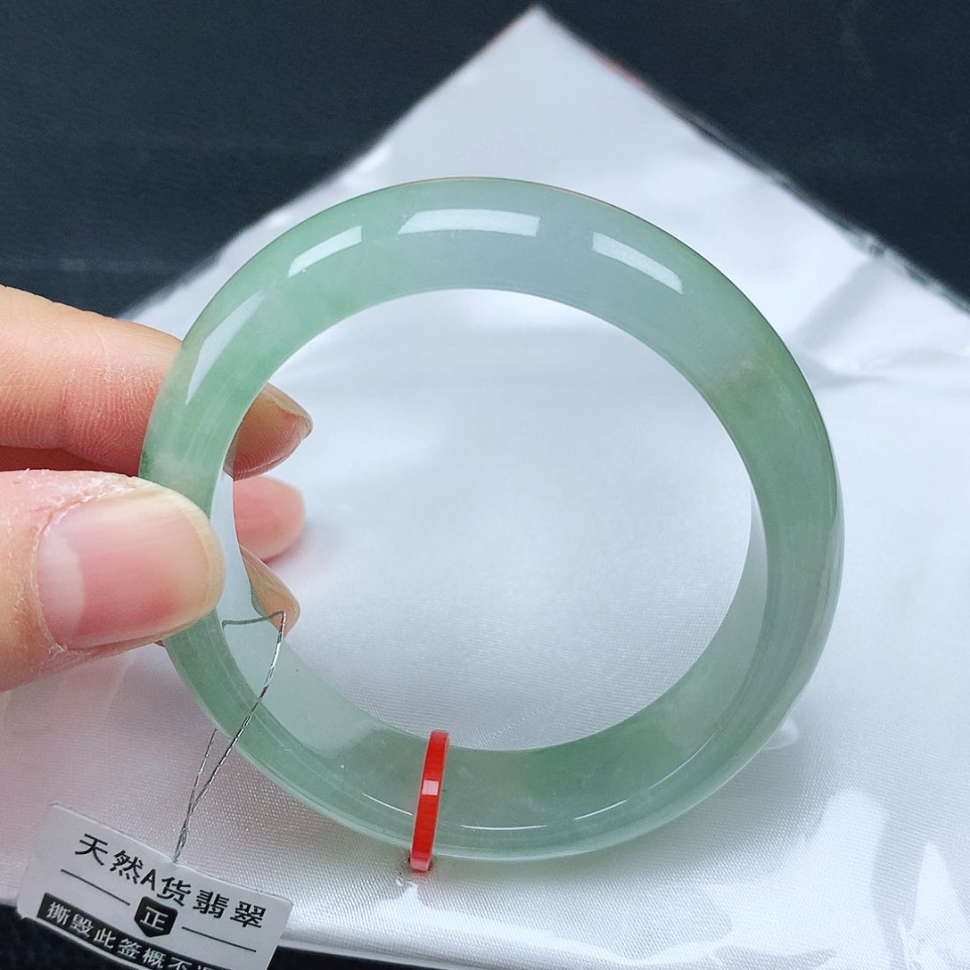翡翠手镯未镶嵌53贵