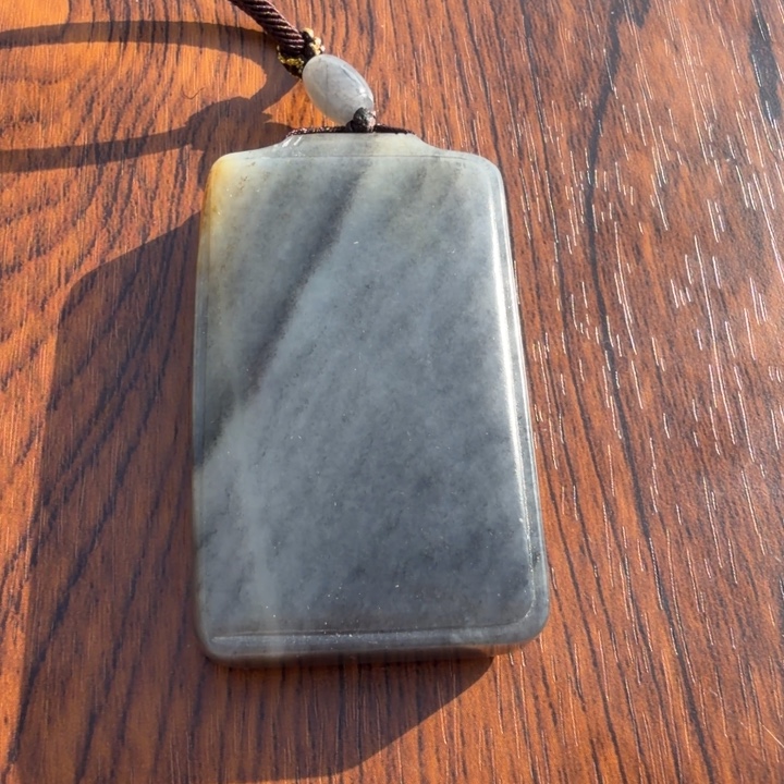 和田玉未镶嵌颈饰捡漏