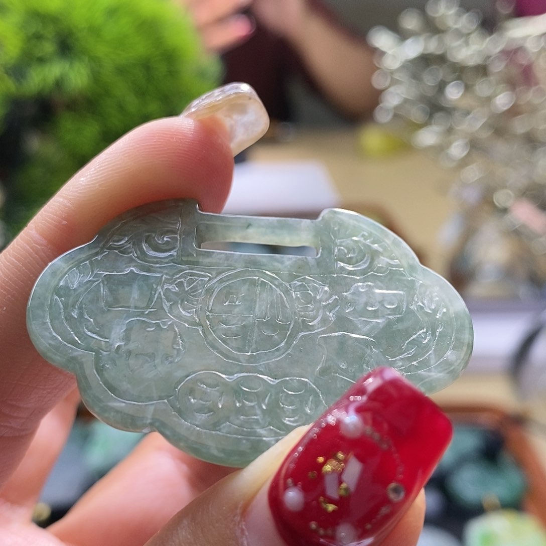 【闪购商品】翡翠颈饰未镶嵌锁