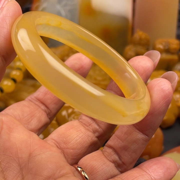 石英质玉（黄龙玉）未镶嵌玉牌枫**飘