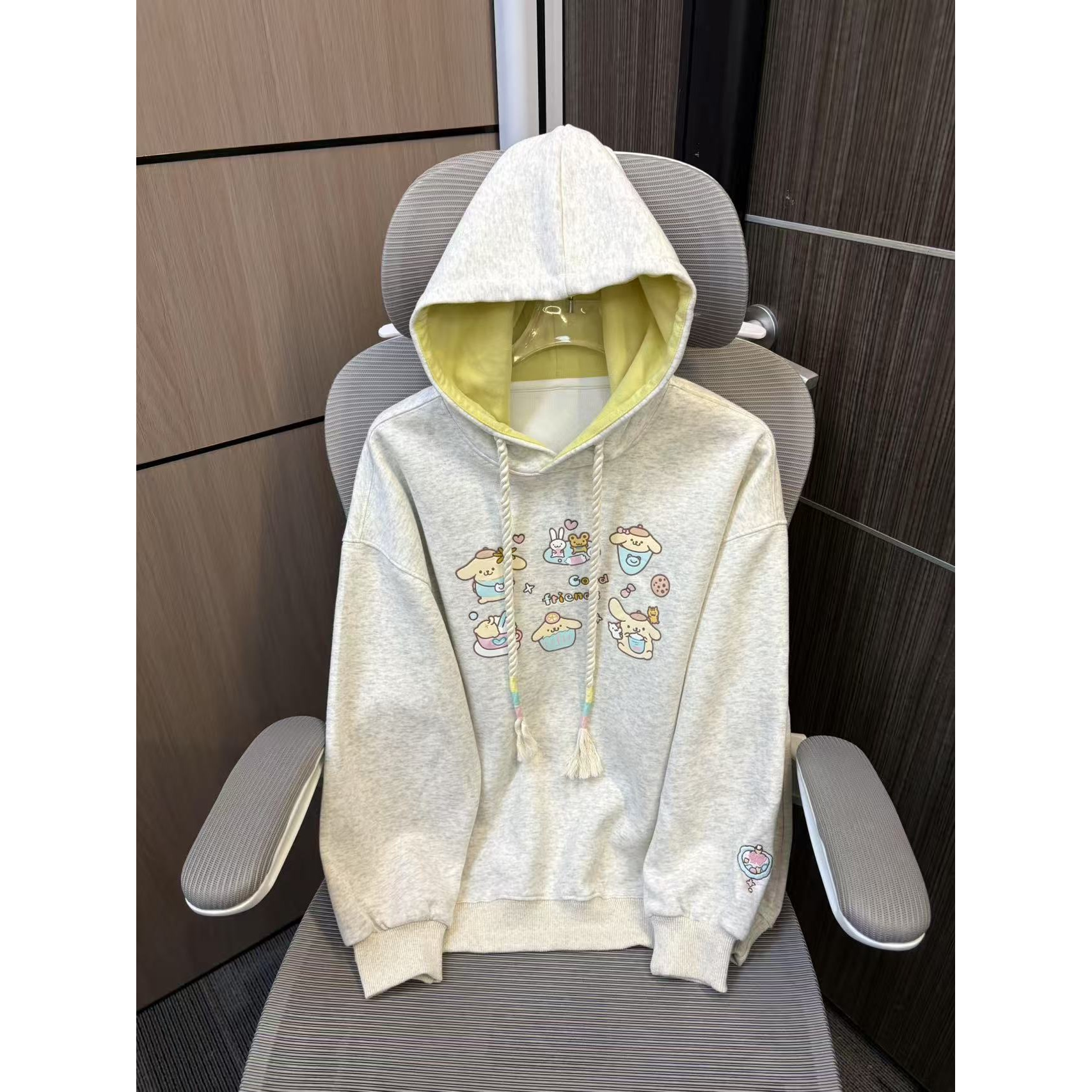 【清货】2025秋时尚布丁小狗彩绳女童连帽卫衣 D636 636 Y