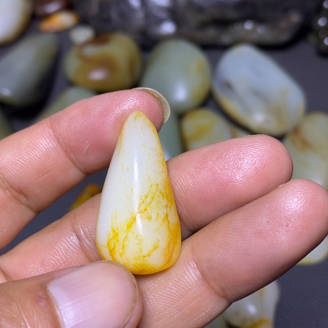 和田玉（糖玉）未镶嵌挂件