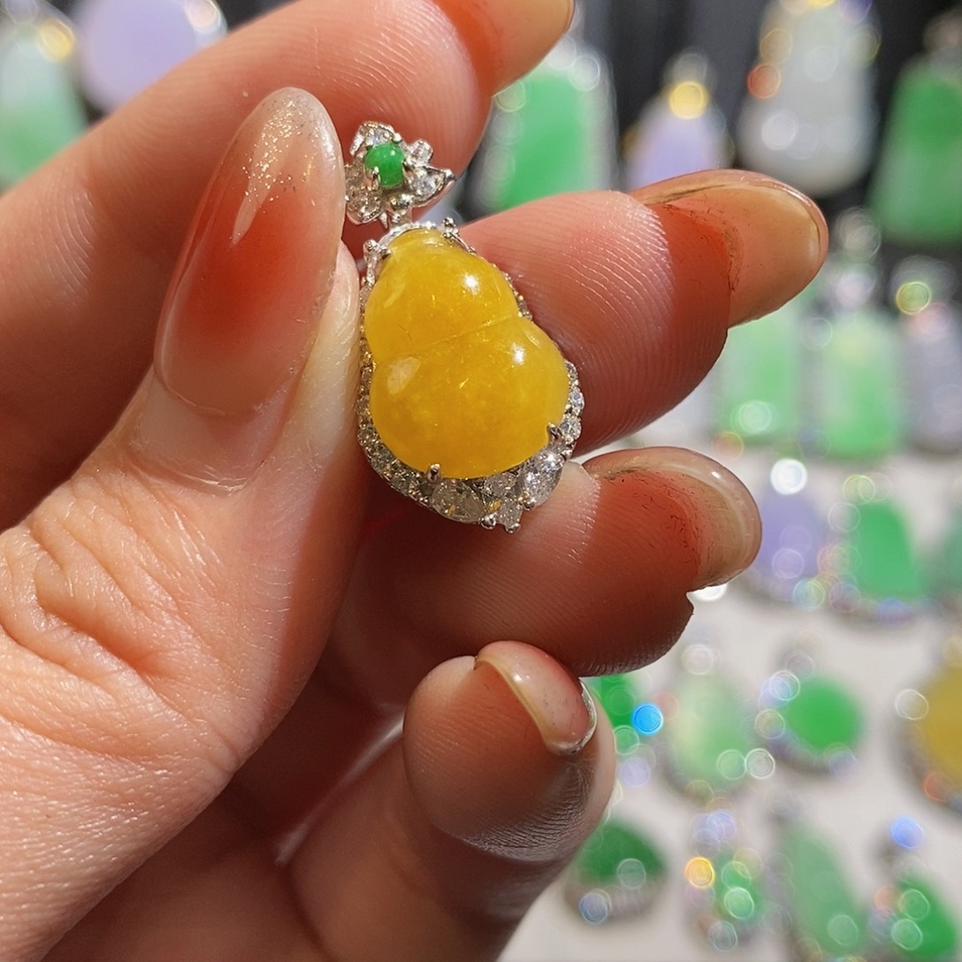 翡翠颈饰银S925镶嵌天然翡翠