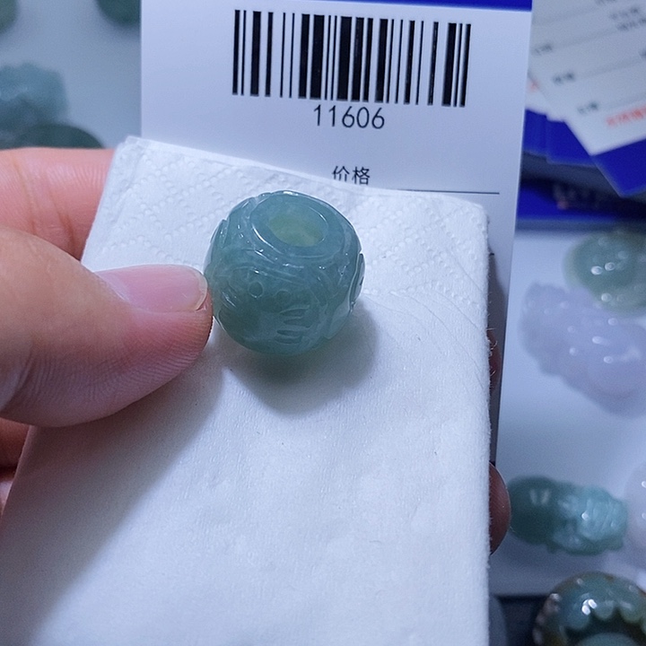 翡翠未镶嵌颈饰天光墟翡翠市场现金代购