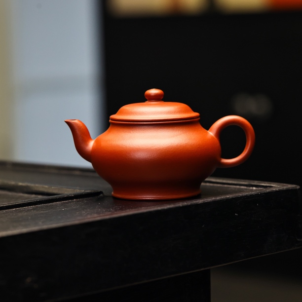 沉稳灵秀 孙喜富【虚扁】160cc 朱泥