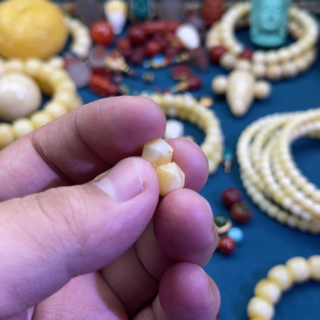 琥珀未镶嵌珠宝奇石4