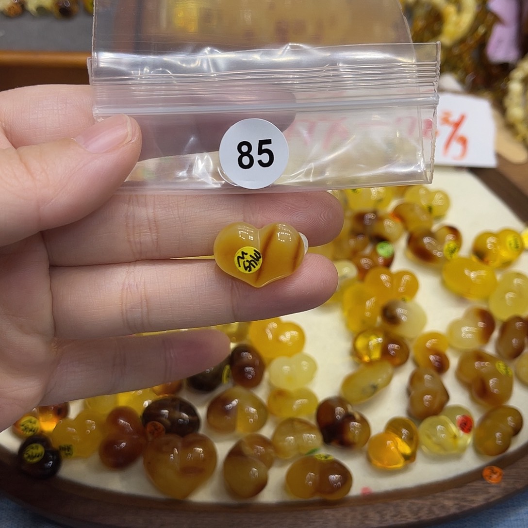 琥珀未镶嵌珠宝奇石