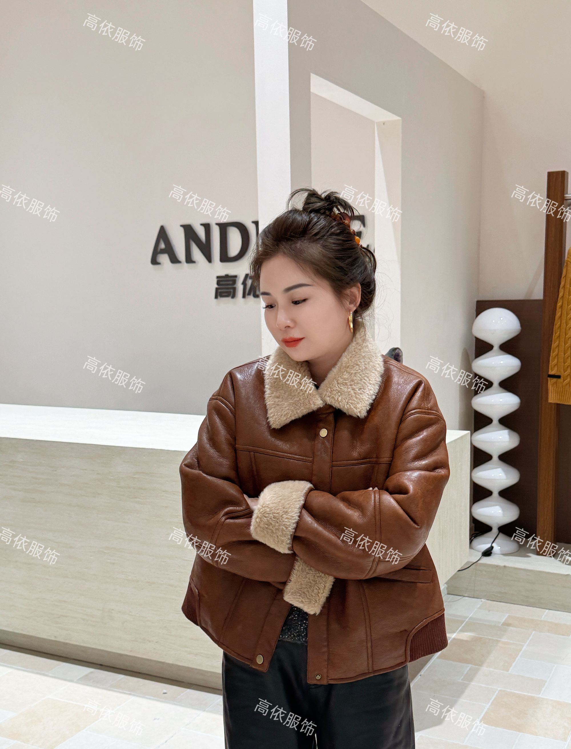 GY2219砖红色环保皮毛一体