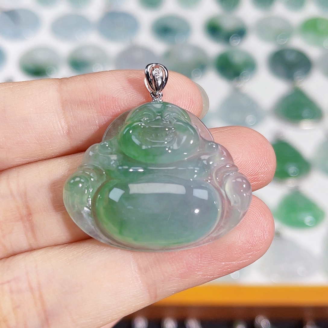 颈饰18K金镶嵌翡翠吊坠