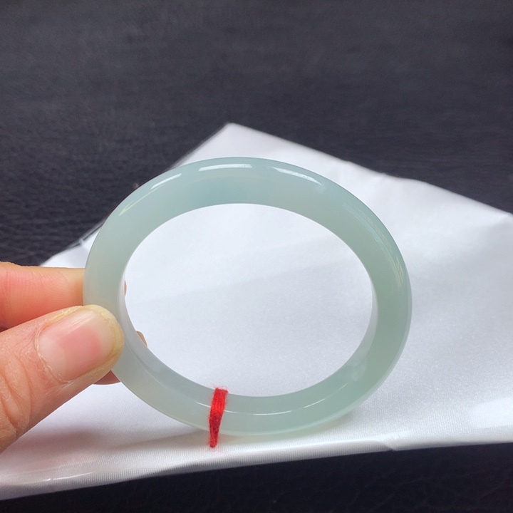 翡翠手镯（贵妃镯）未镶嵌53圈