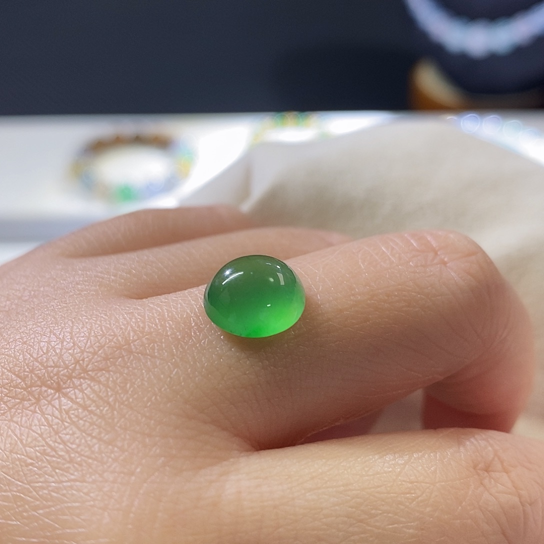 翡翠把件未镶嵌蛋面