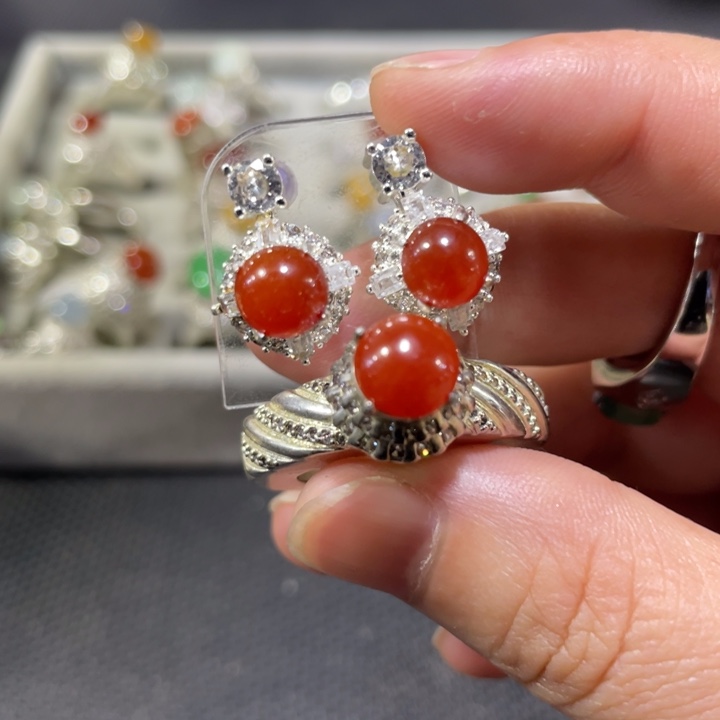 翡翠未镶嵌戒指缅甸天然翡翠