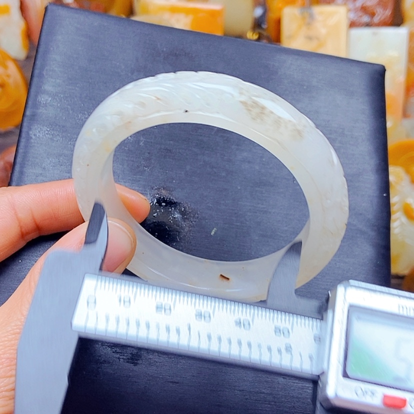 【闪购商品】石英质玉（黄龙玉）颈饰未镶嵌