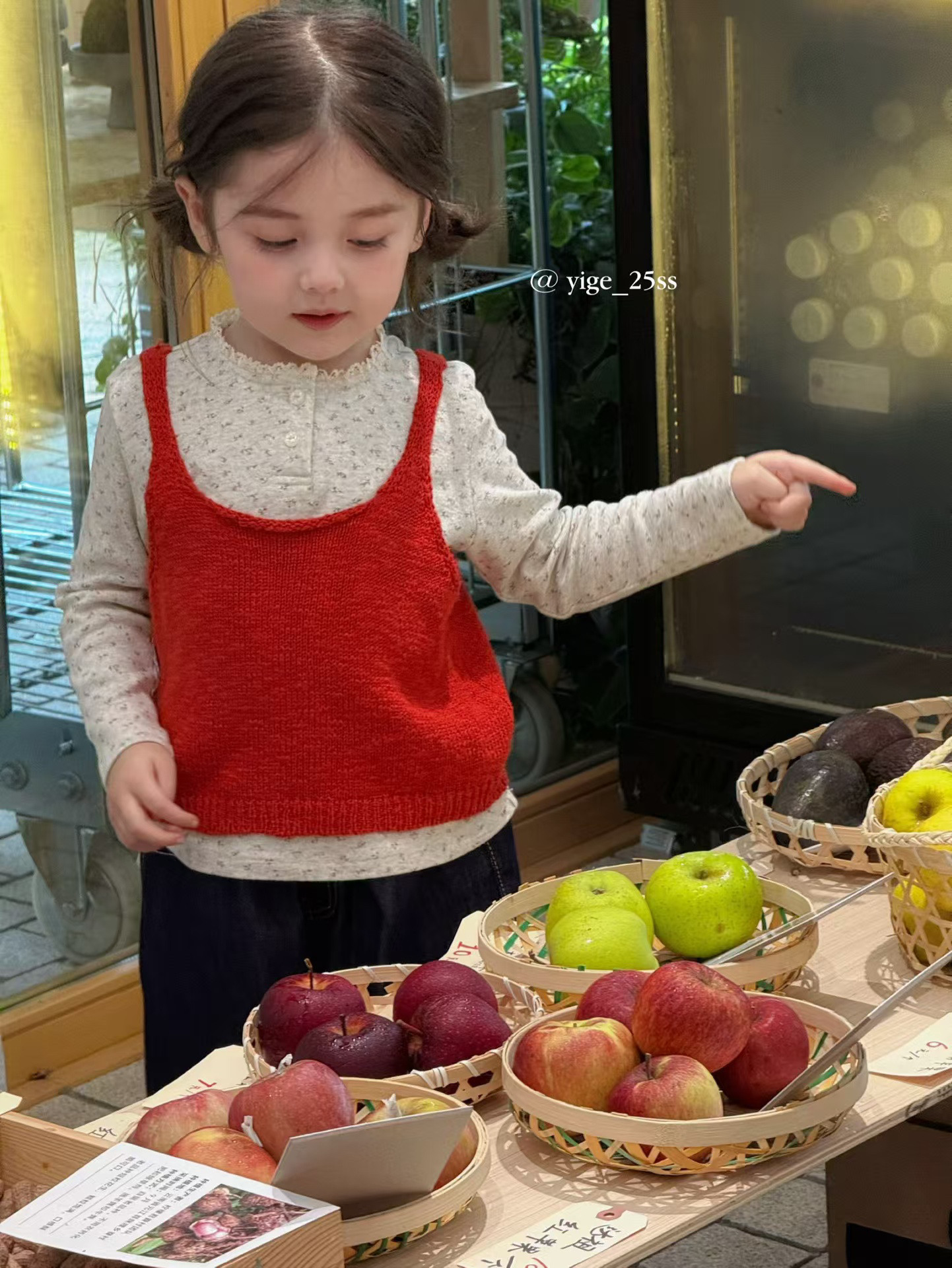 现货发2025春以个正品红色马甲背心两件套➕直筒牛仔裤儿童新年