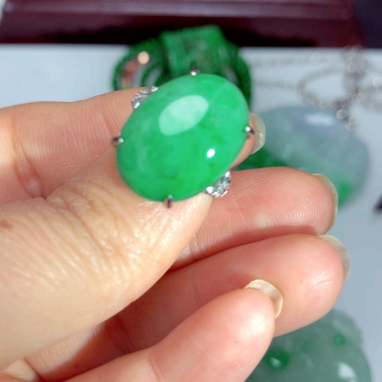 翡翠吊坠(不含链)未镶嵌