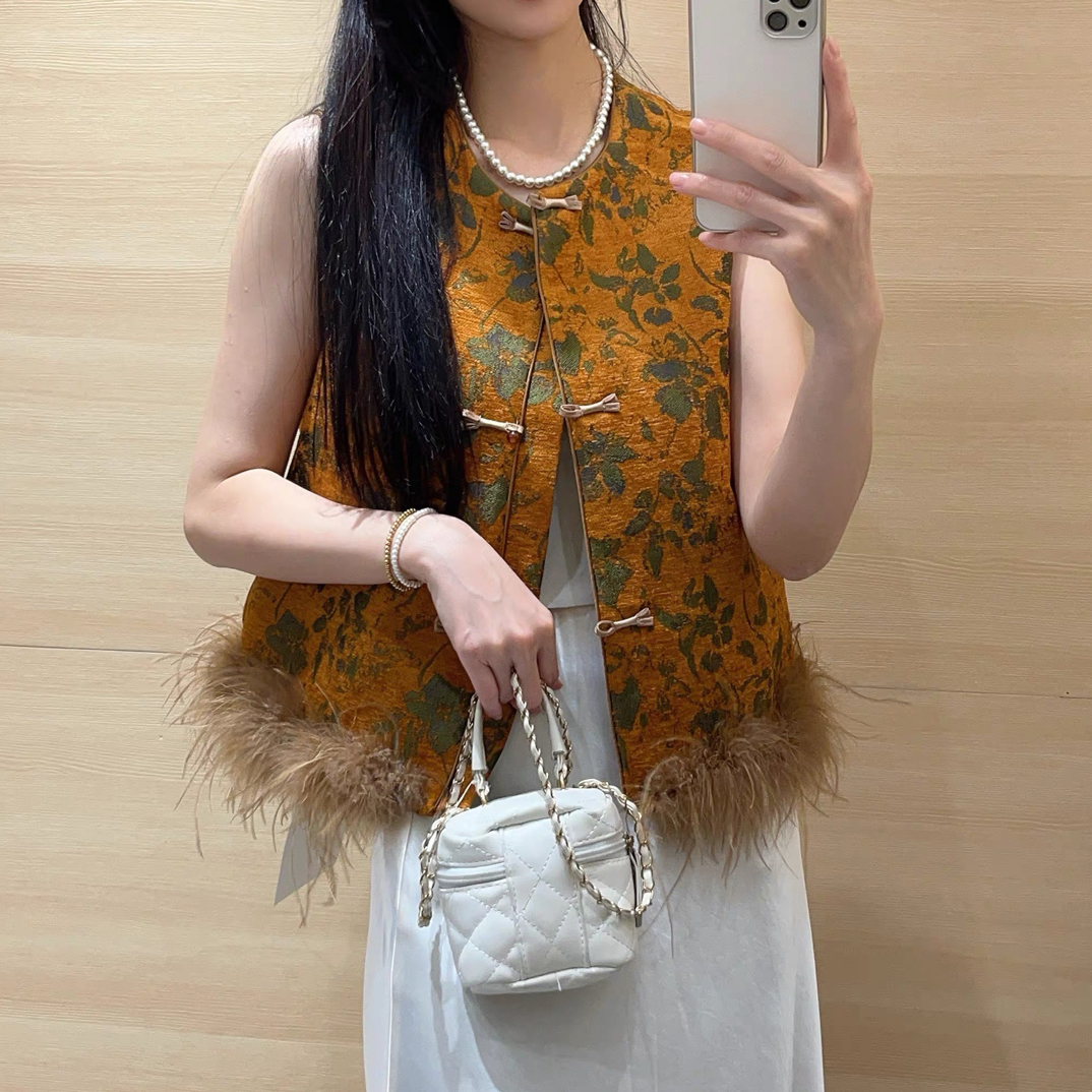 国风提花拼接鸵鸟毛夹薄棉盘口马甲1591