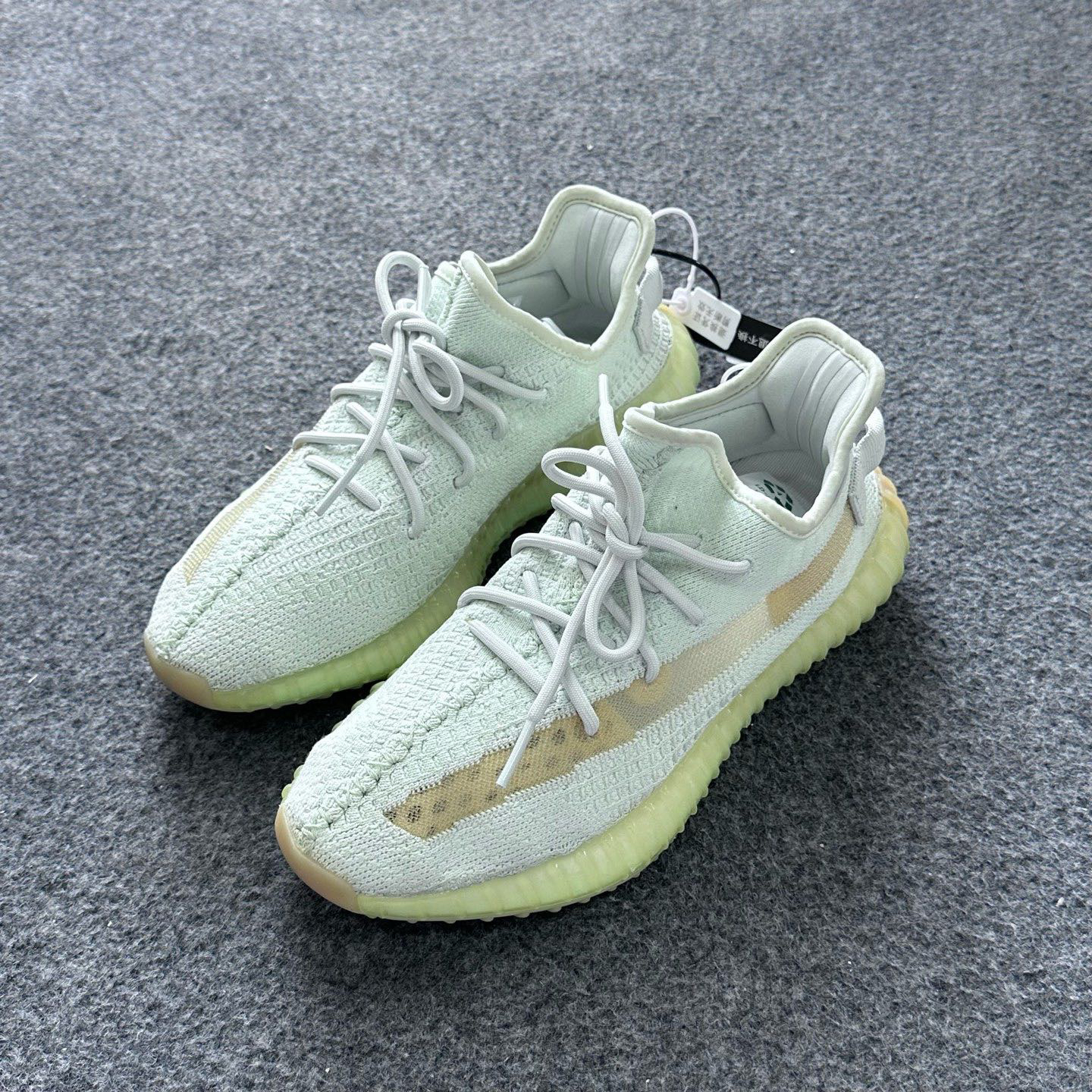 95新 MM6 Yeezy350亚洲限定 42码原盒 A2303 鞋