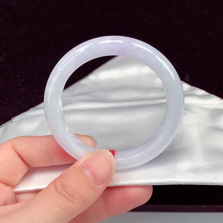 翡翠手镯未镶嵌翡翠