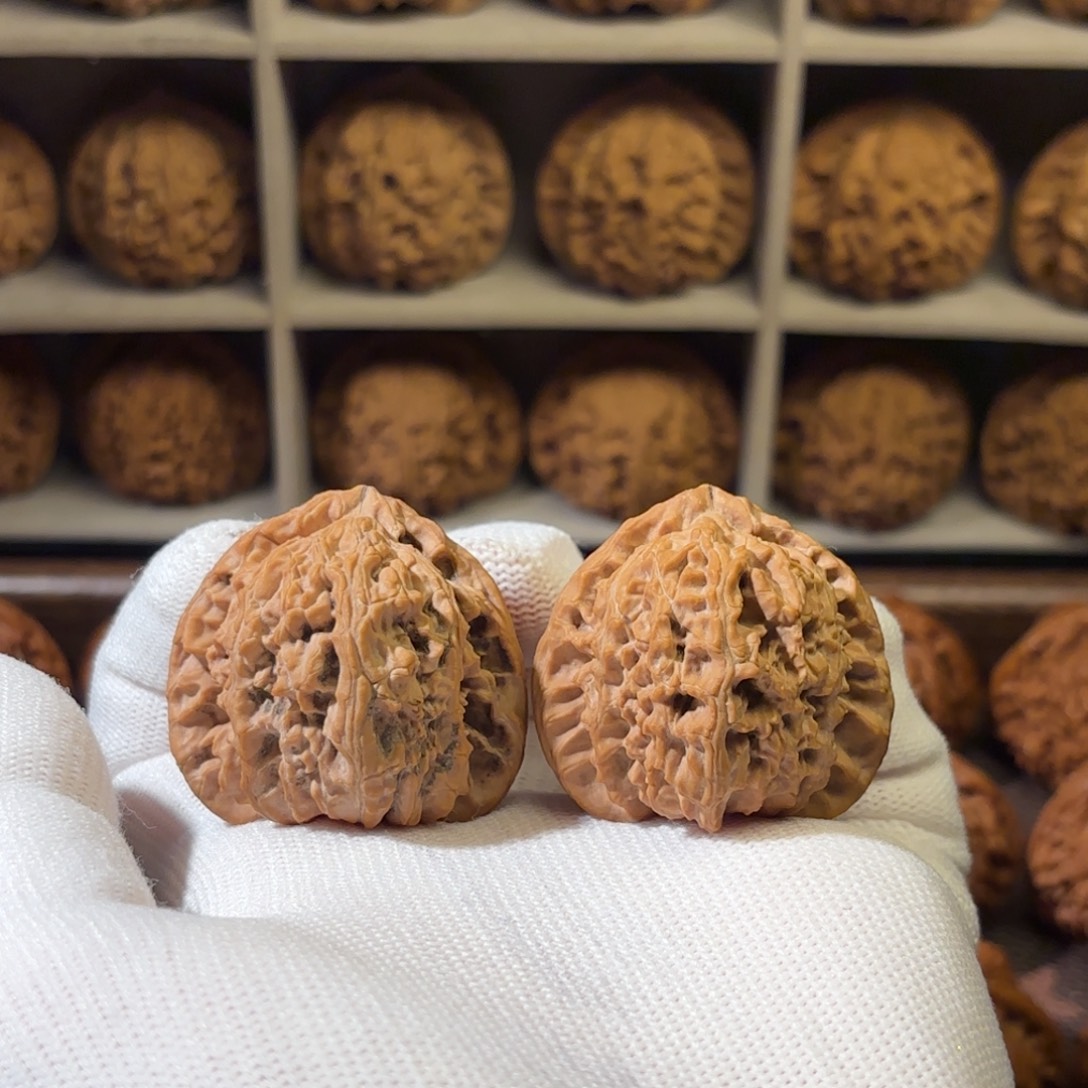 把件文玩核桃S级40+尺全品三角白