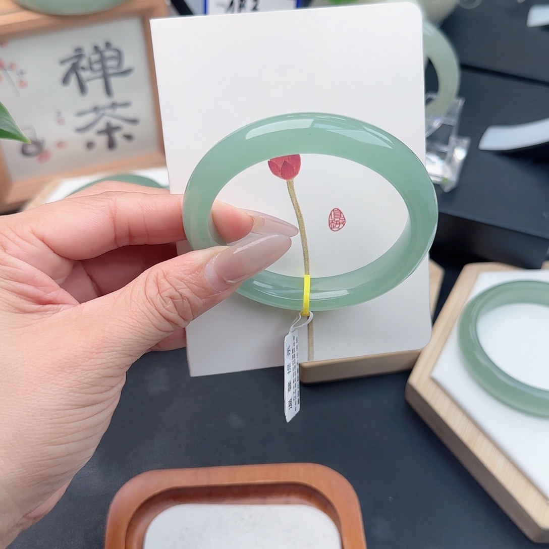 石英质玉未镶嵌手镯58