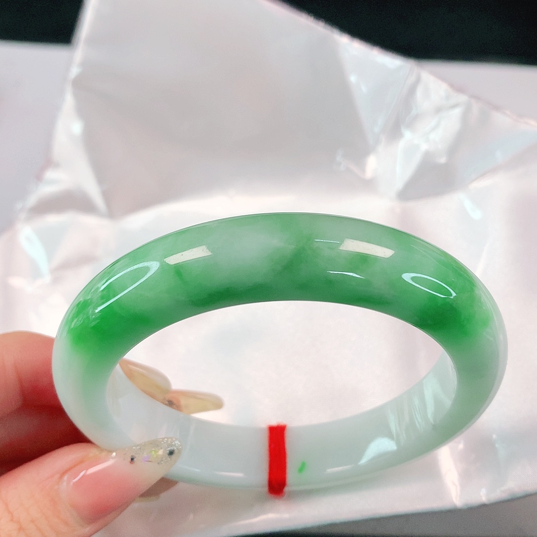 翡翠手镯未镶嵌佐*57圈口