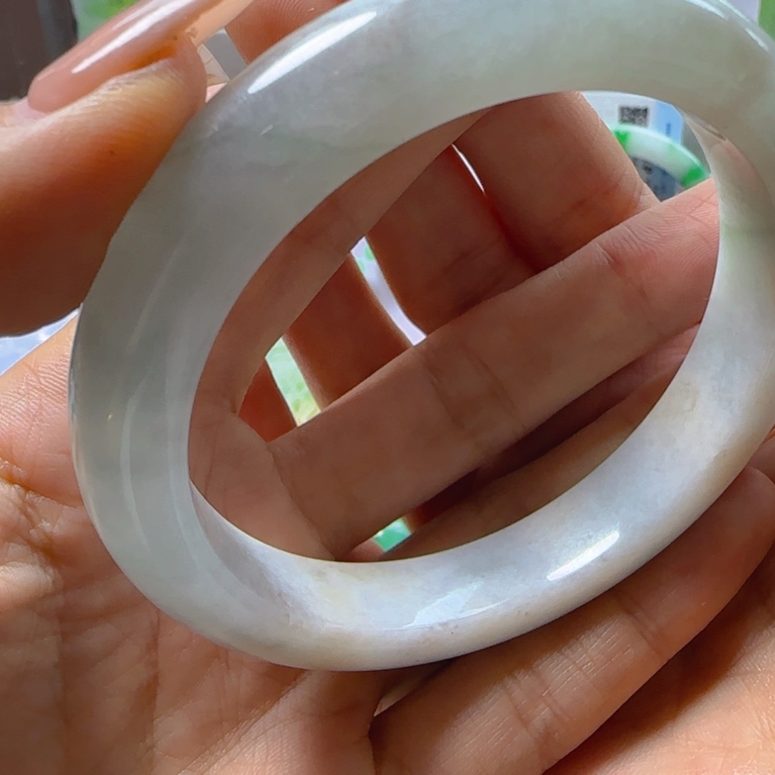 翡翠手镯未镶嵌心**水翡翠99