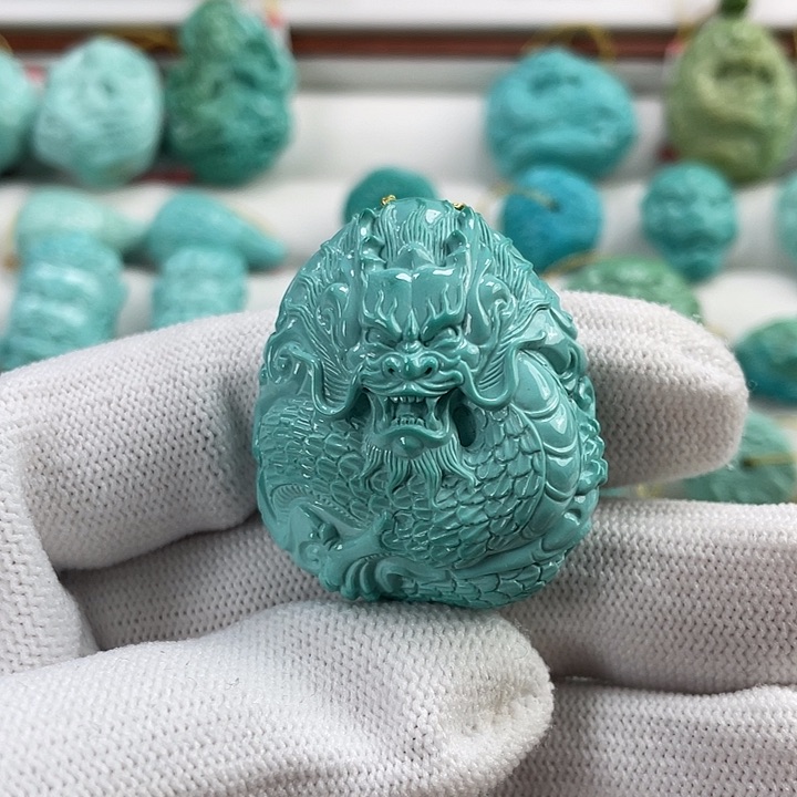 绿松石未镶嵌颈饰