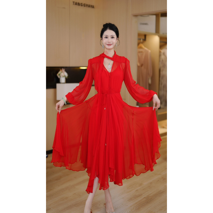 2025年春季新款法式浪漫中长款连衣裙女