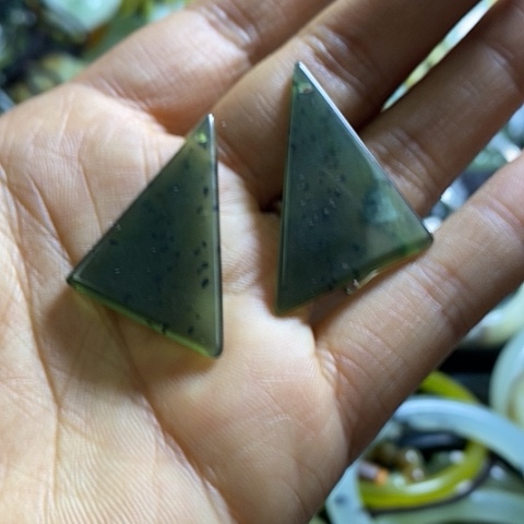 岫玉耳环未镶嵌一对