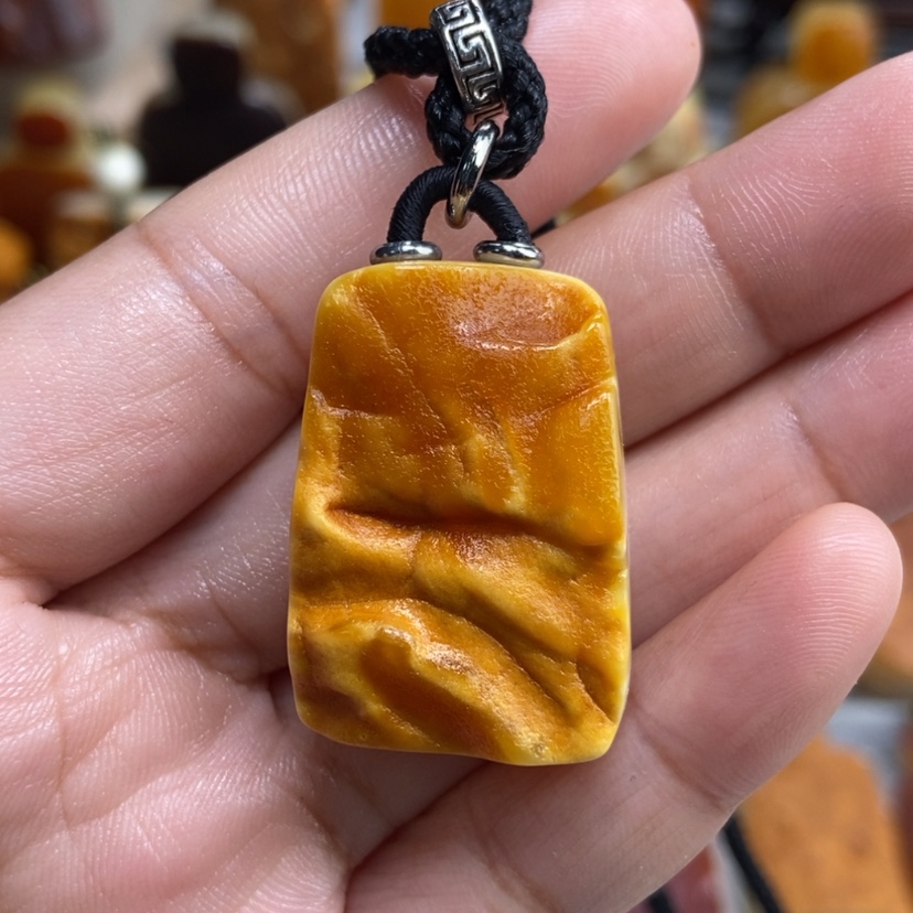 【闪购商品】琥珀颈饰未镶嵌