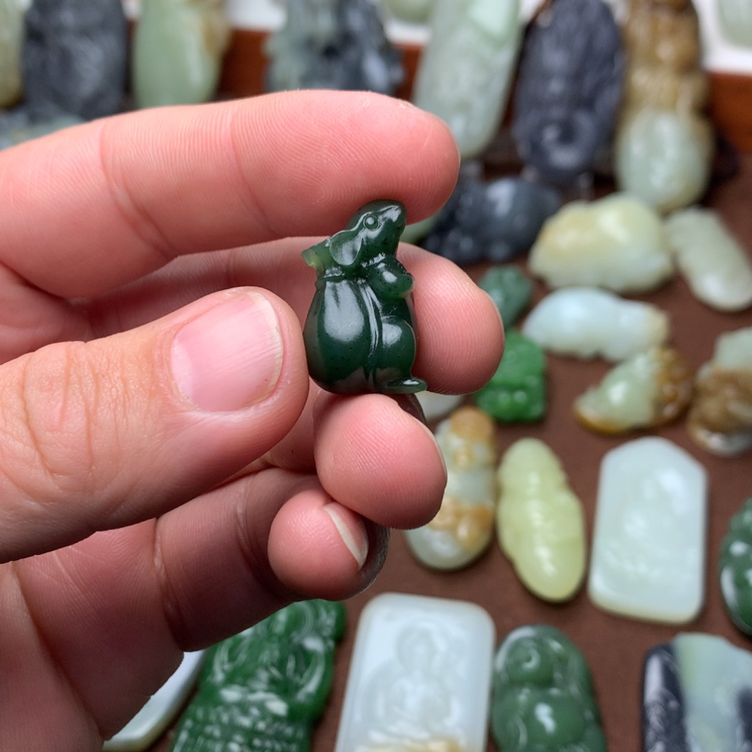 和田玉挂件未镶嵌