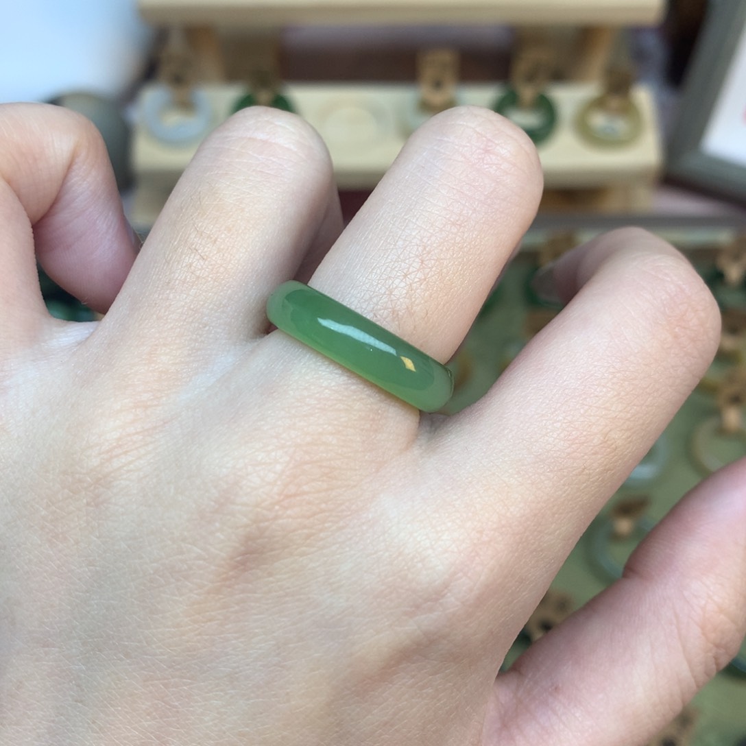 和田玉未镶嵌戒指z****n