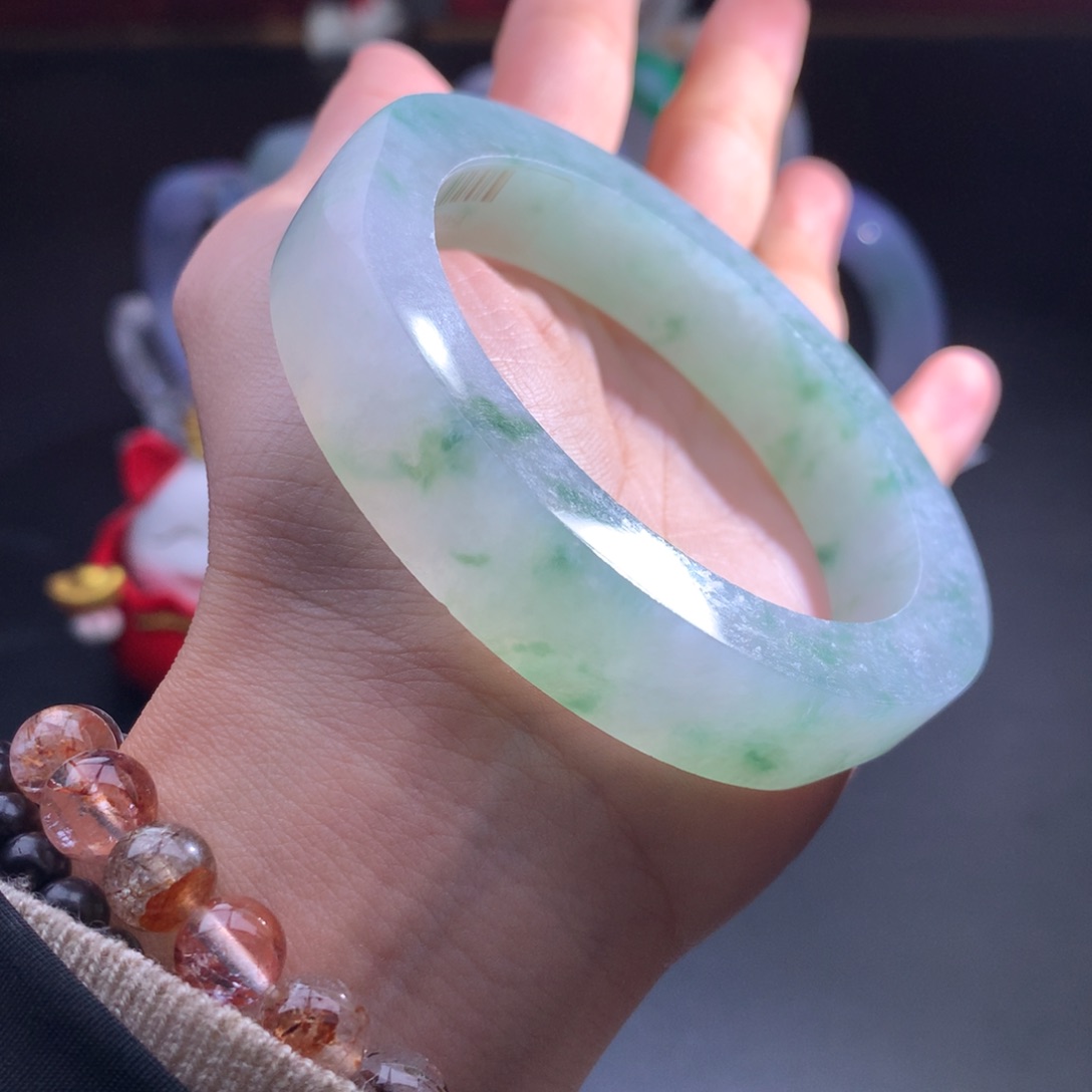 定制翡翠未镶嵌翡翠手镯