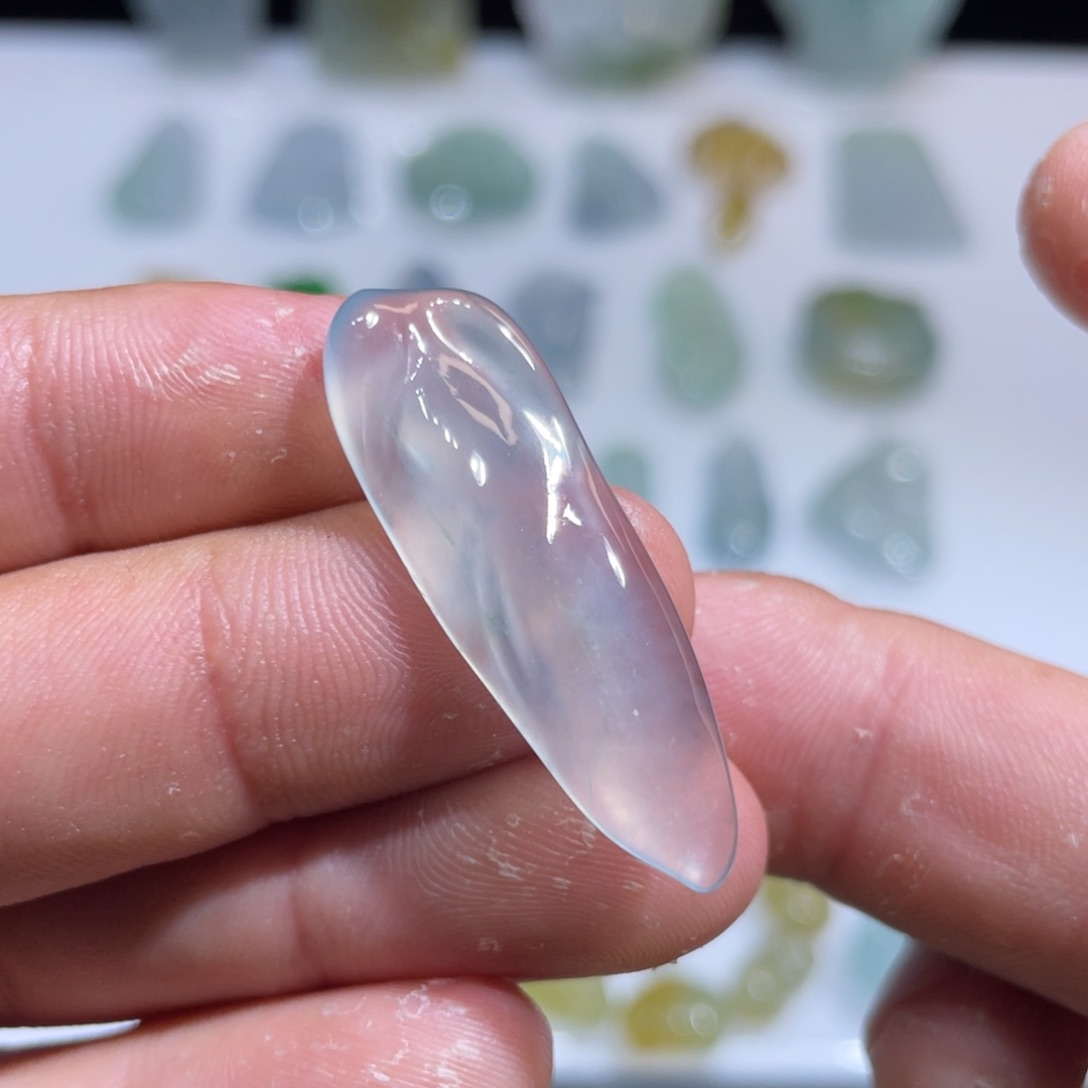 颈饰未镶嵌翡翠随形