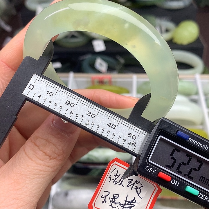 蛇纹石玉手镯未镶嵌745