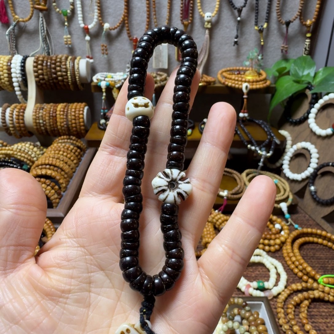 椰蒂吊坠椰蒂吊坠