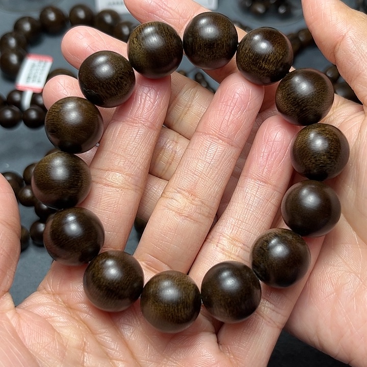沉香手串白棋玉化