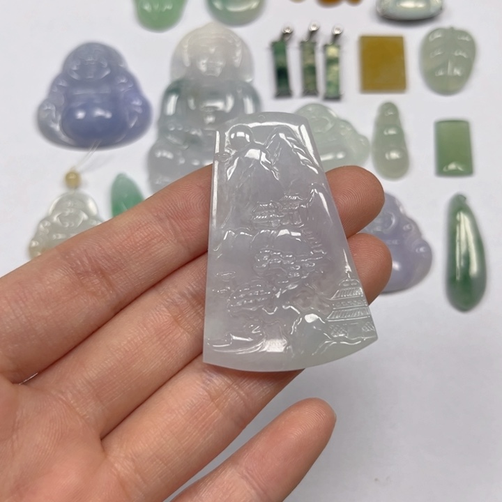 翡翠颈饰未镶嵌翡翠山水牌