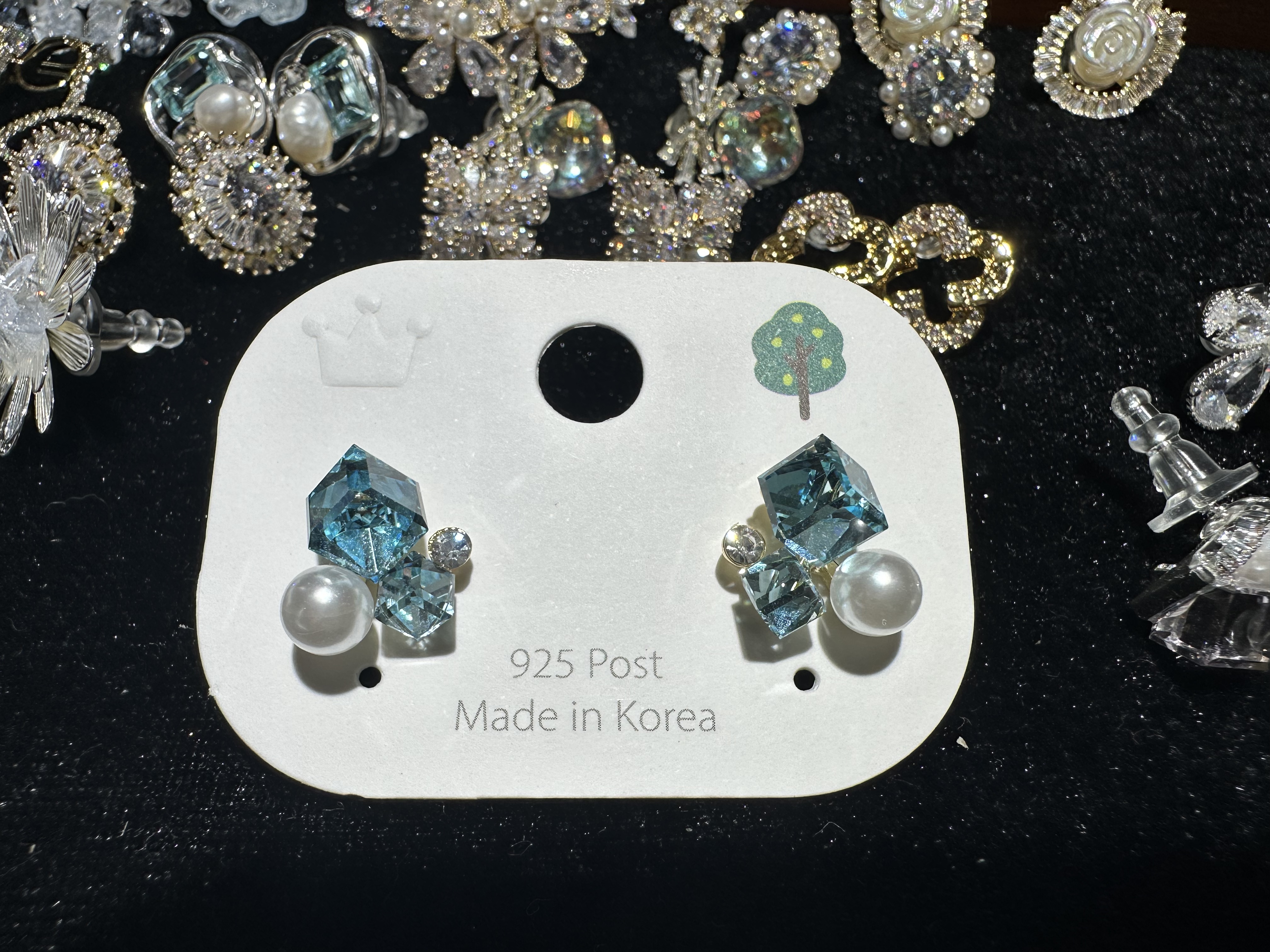 点关注精美耳饰一对