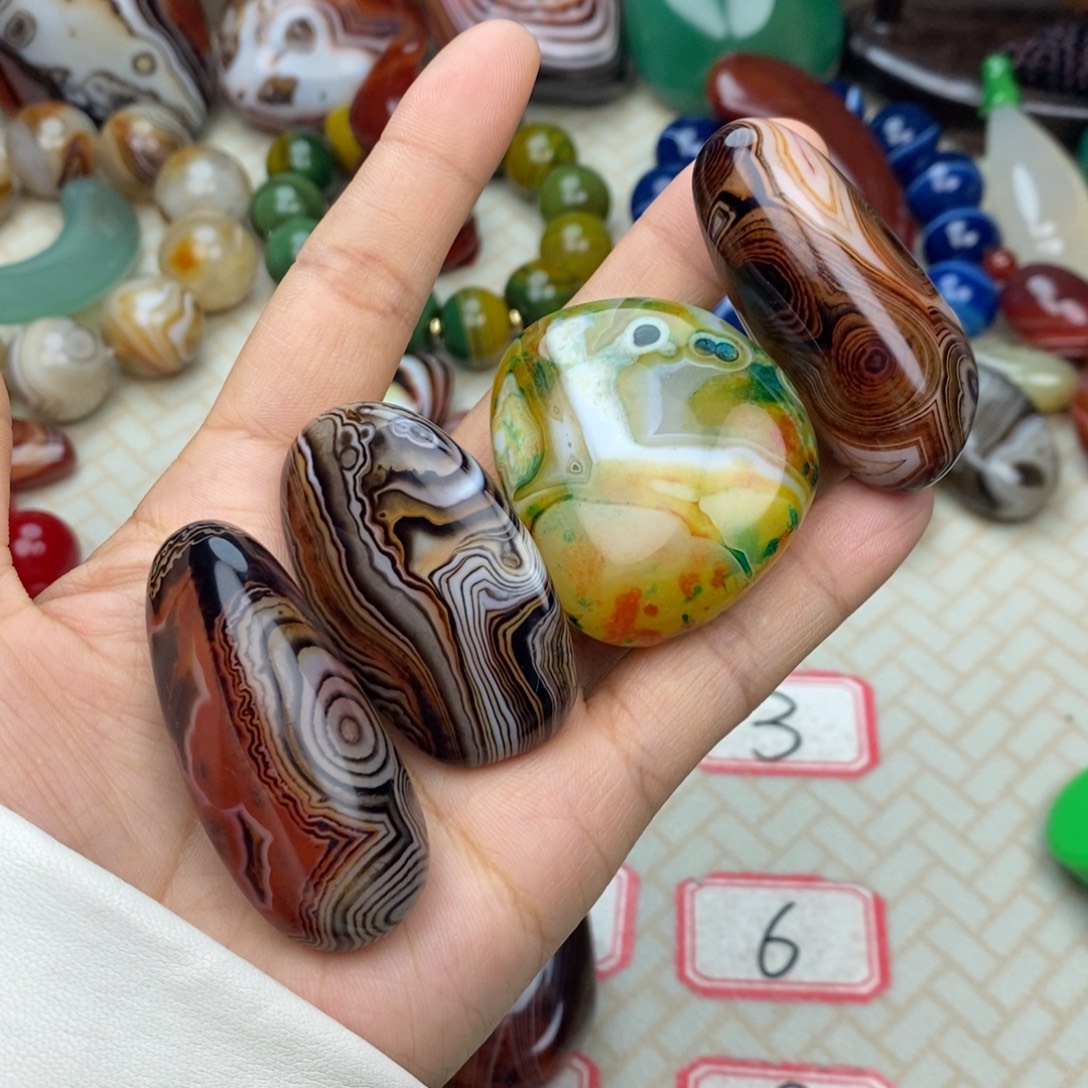 用***1玛瑙/玉髓未镶嵌颈饰