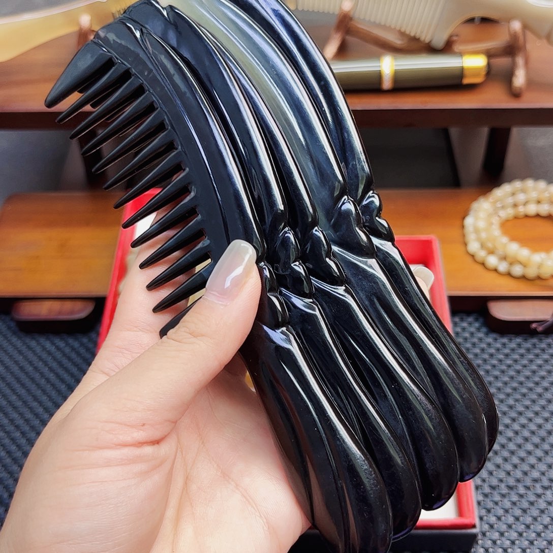 手工制作纯牛角梳子